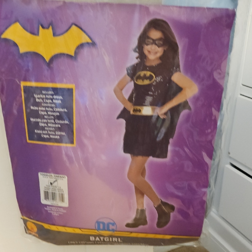 DC Comics Batgirl Superhero Costume Black and Yellow
